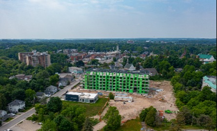 Overhead of building under construction in urban area
